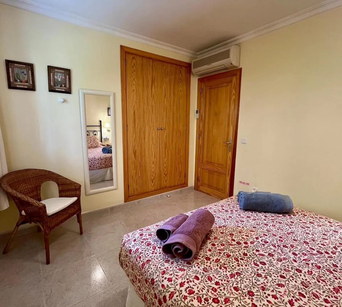 Spacious Apartment Close To The Beach 포엔샤