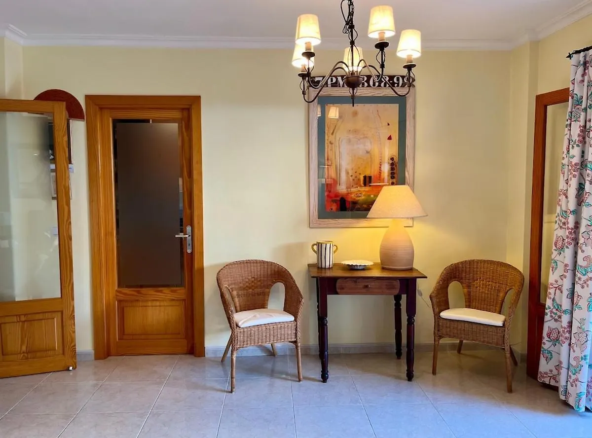Spacious Apartment Close To The Beach ポレンサ スペイン
