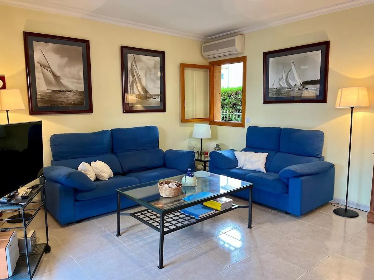 Spacious Apartment Close To The Beach ポレンサ
