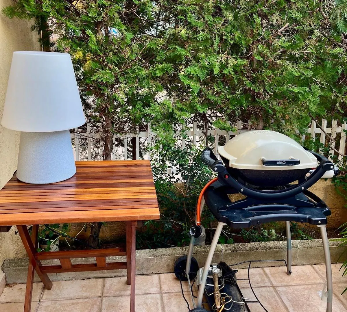 Spacious Apartment Close To The Beach ポレンサ